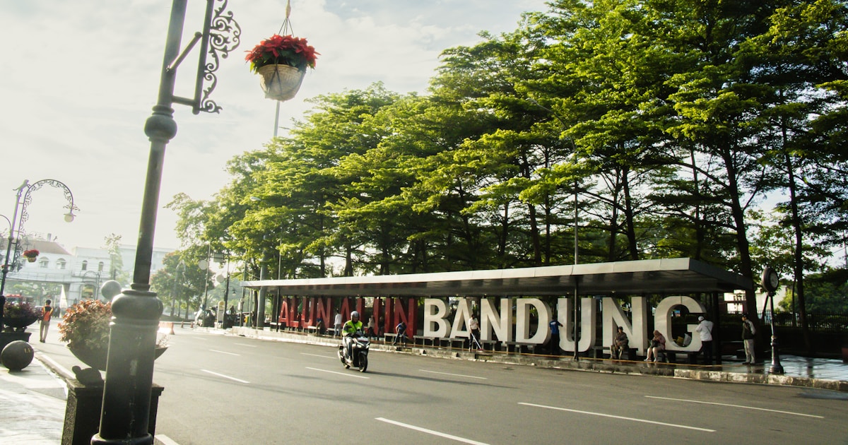 Konsultan IT Bandung: Mengapa Bisnis Anda di Jawa Barat Membutuhkan Pendamping Teknologi