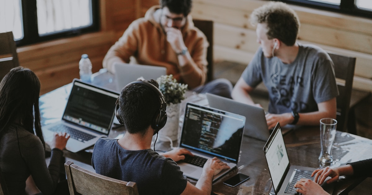 Software Development Lifecycle (SDLC): Panduan Lengkap dari Perencanaan sampai Deployment