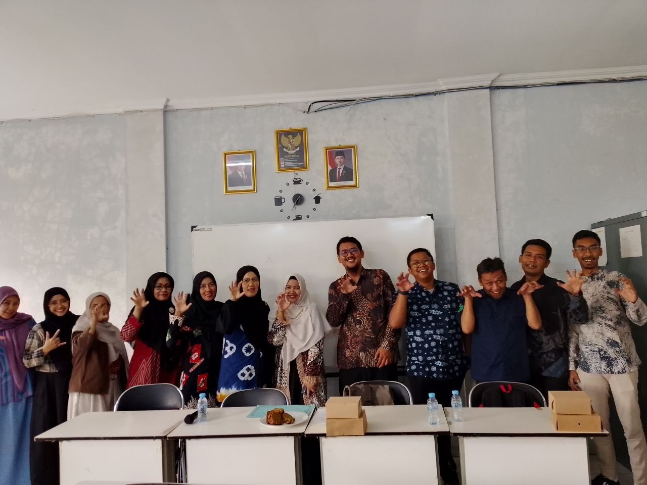 Tim Next IT dan SMKN 1 Katapang dalam program sinkronisasi kurikulum